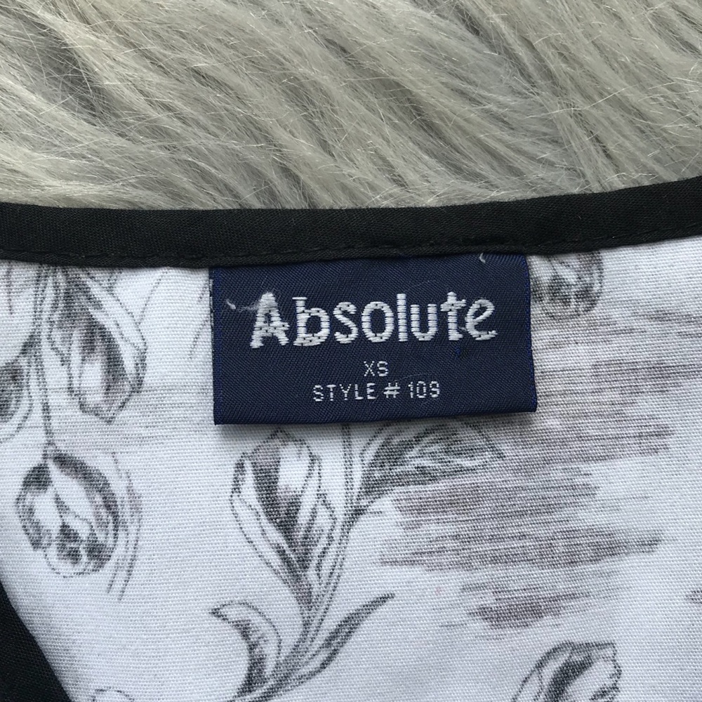 XS- Absolute- Scrub Top - Picture 2 of 3